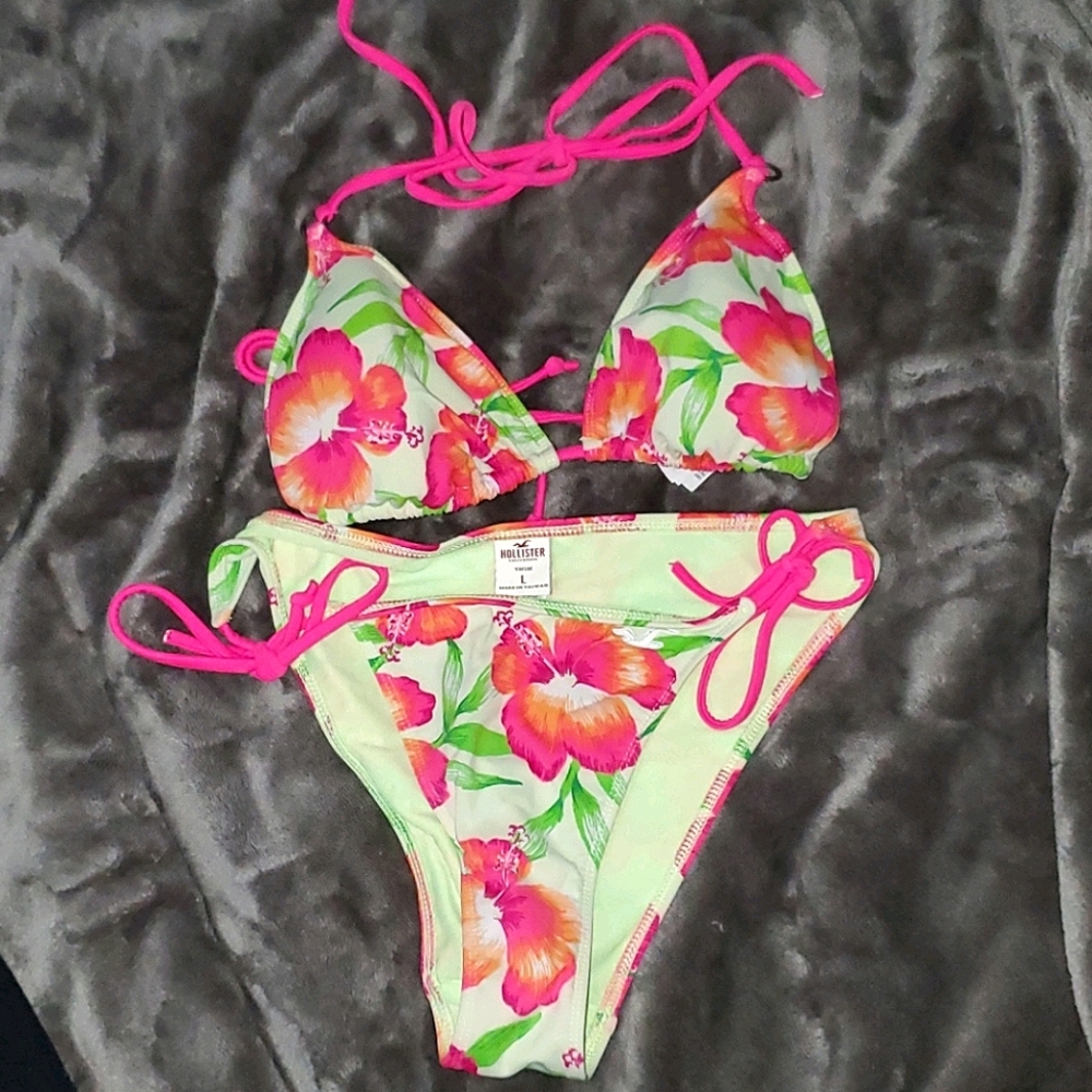 Hollister bikini set